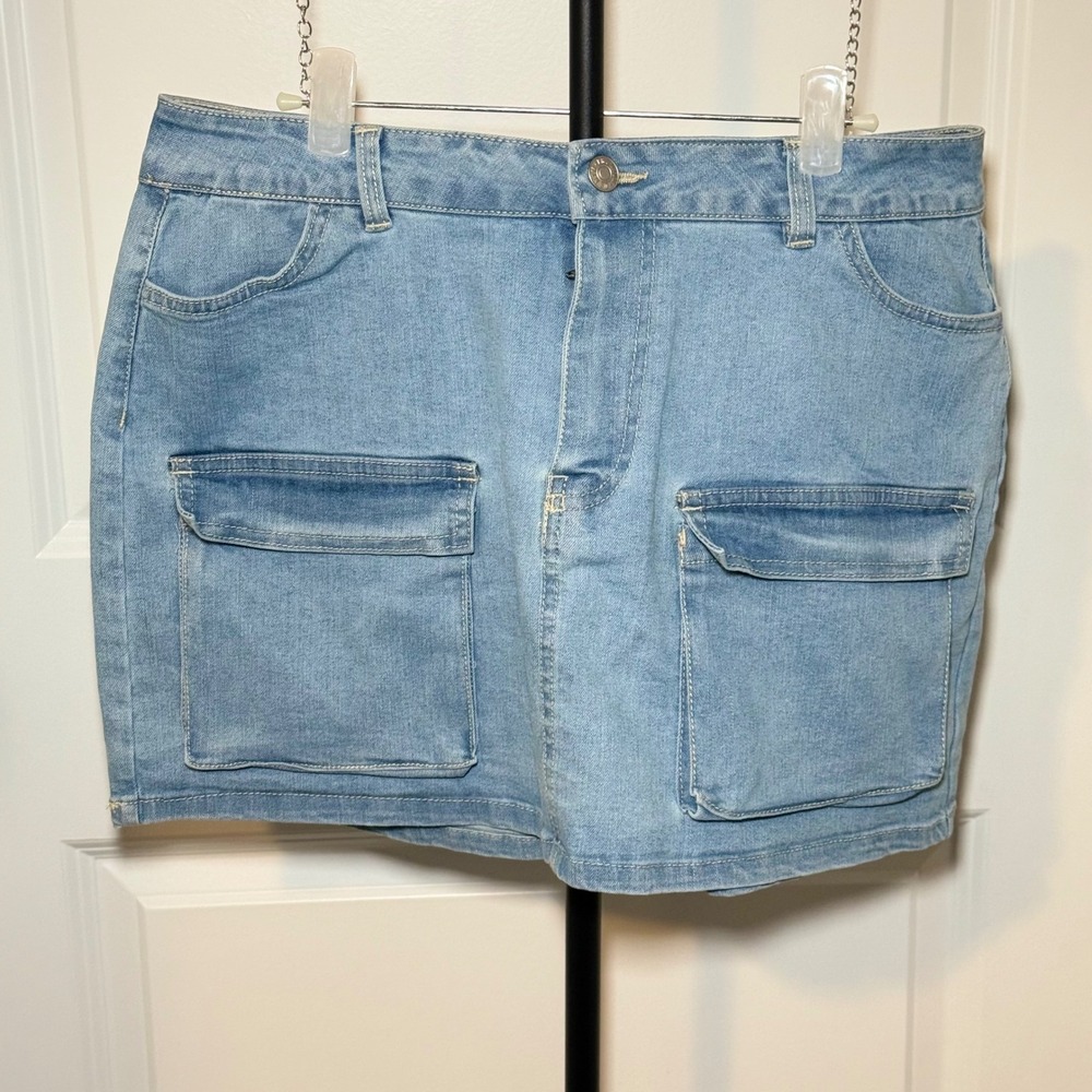 Love Tree Denim Light Wash Y2K Cargo Mini Skirt Utility Pockets Size Large